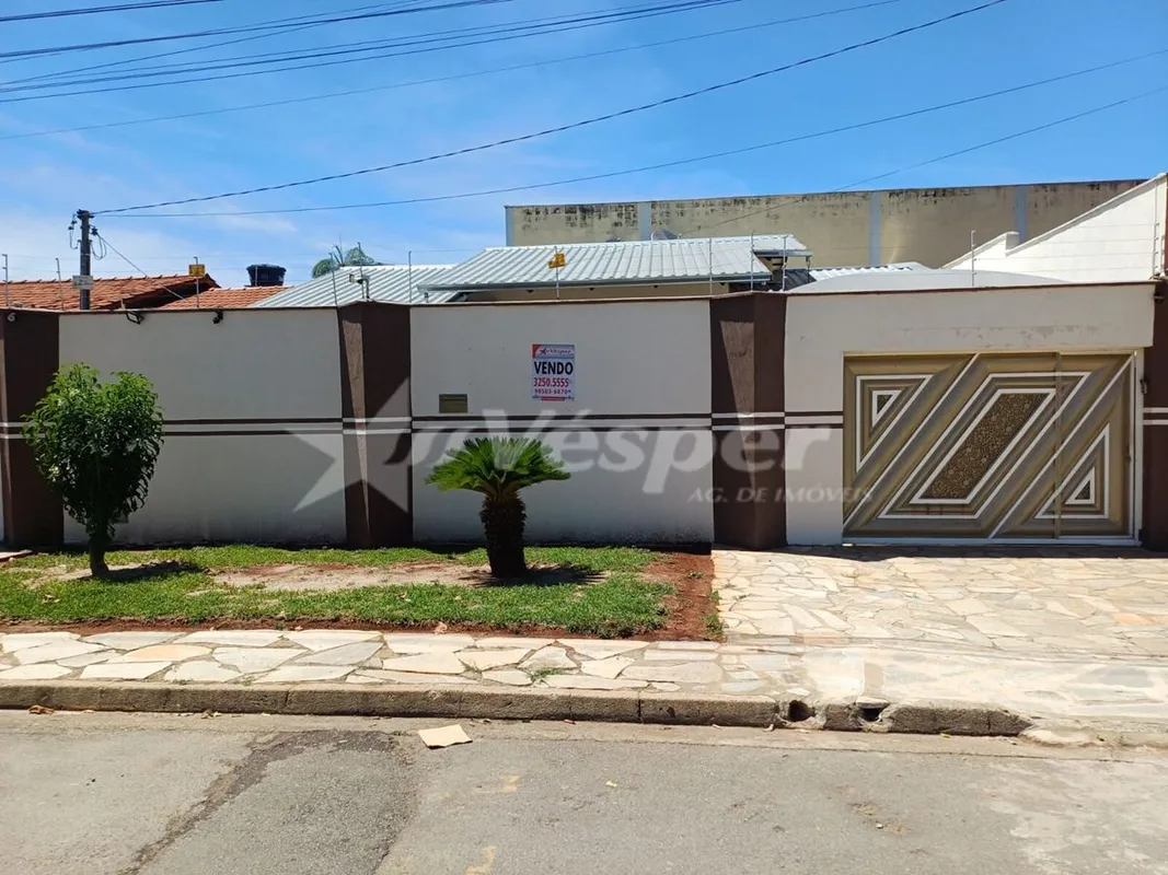 Casa à venda no Bairro Cardoso – Aparecida de GoiâniaExcelente casa com 190,75m²...