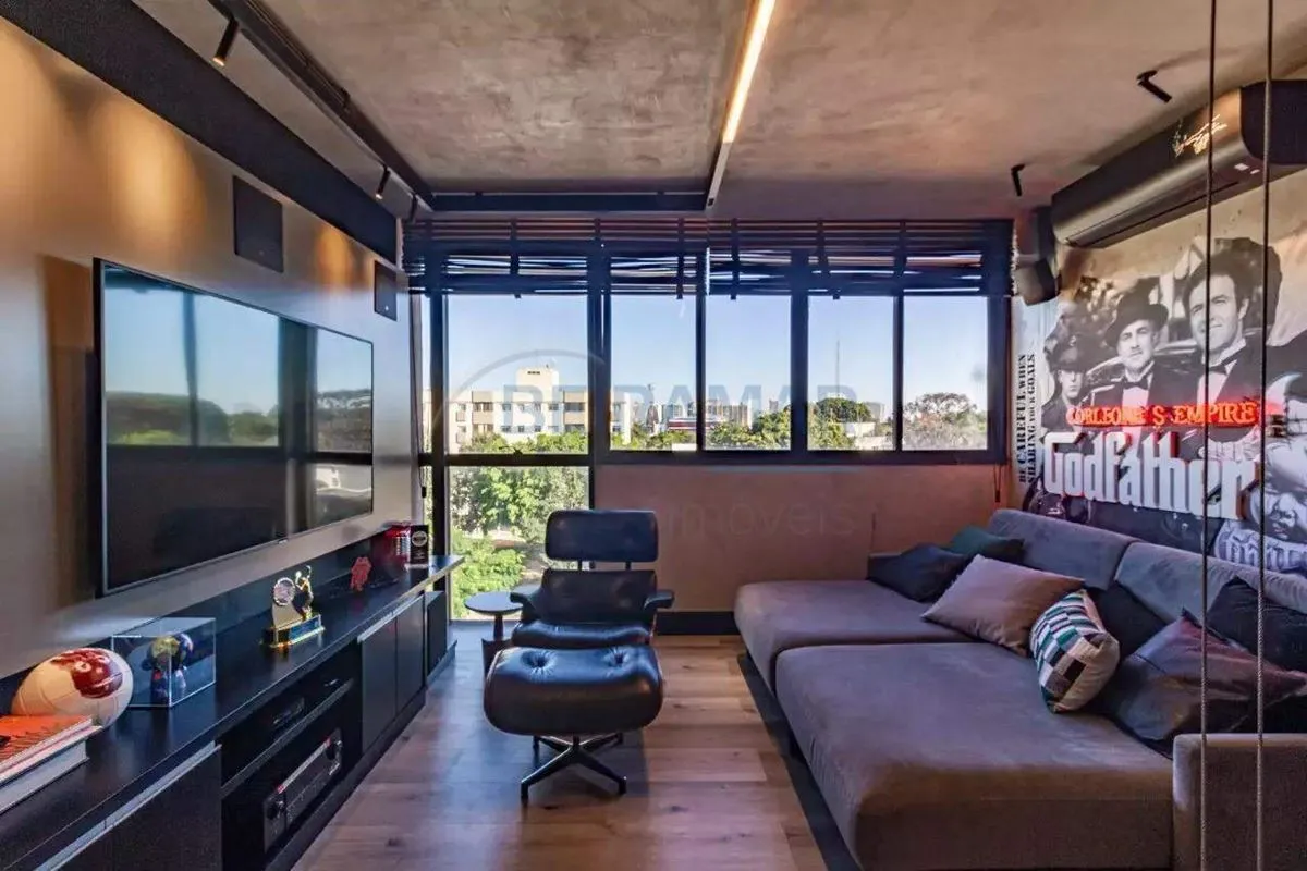 Cobertura duplex de alto padrão, totalmente reformada e mobiliada, com 2 vagas d...