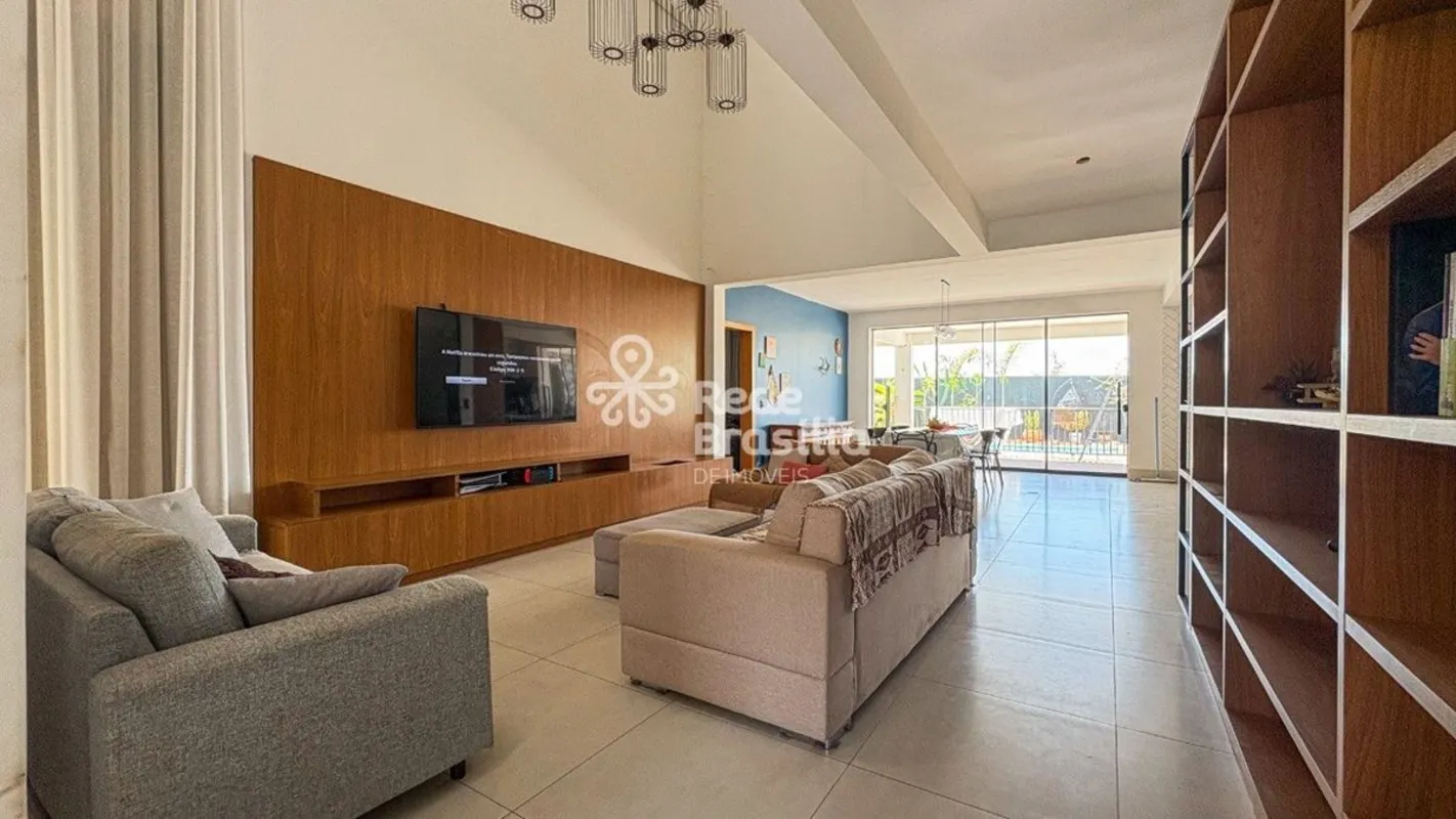 Condomínio Residencial Ipê, em Colorado, Sobradinho.Está esta casa imponente em ...