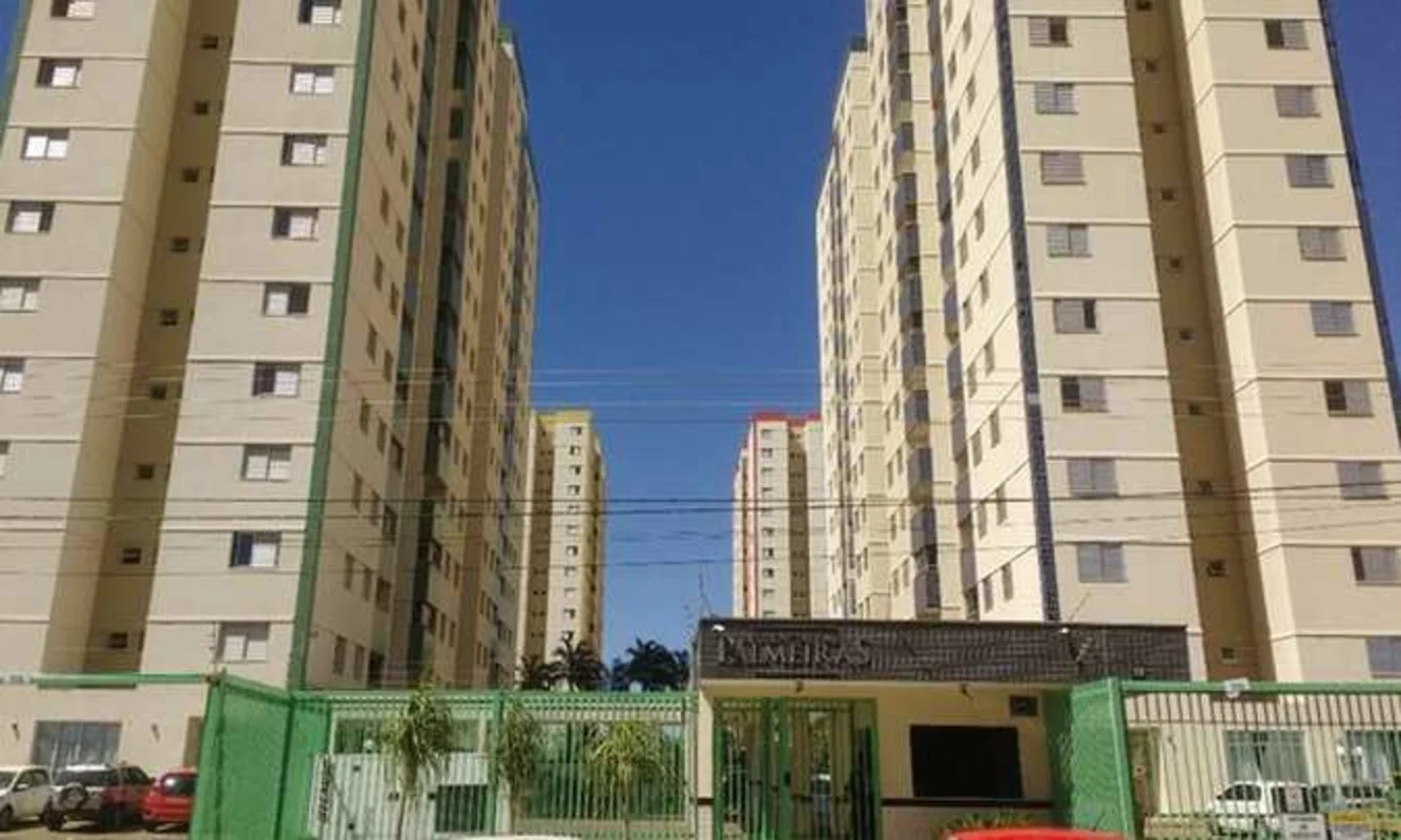 VENDE-SE UM APARTAMENTO NO RESIDENCIAL PALMEIRAS! Possui: 3 Quartos 1 Sala 1 Coz...