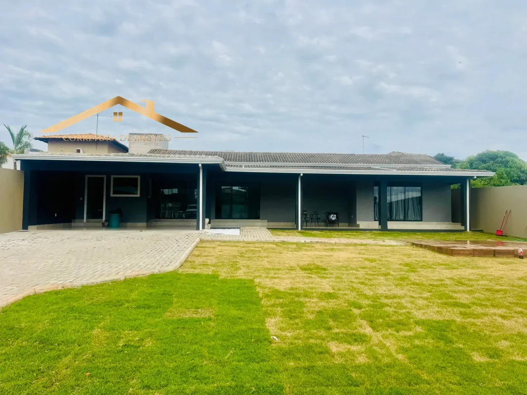 Vende-se casa no Etapa C Cj 7, que combina espaço, conforto e potencial de valor...