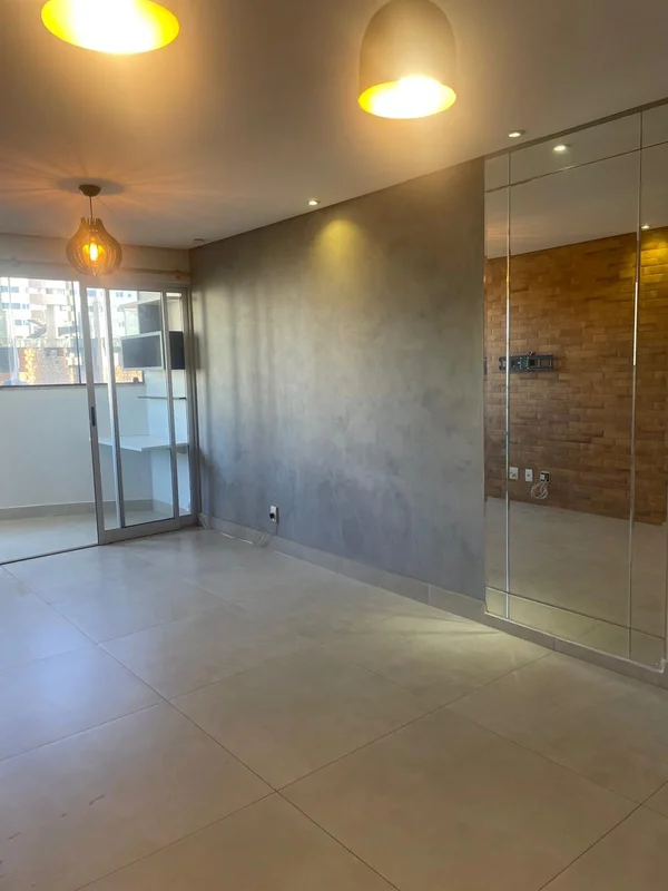 Vende-se lido Apartamento!DESCRIÇÃO: Apartamento 52 m² no Ed REAL FLAT, alto pad...