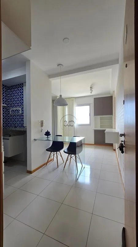 Lindo apartamento de 01 quarto com 31,5m² com vaga e garagem cobertaSala com rac...