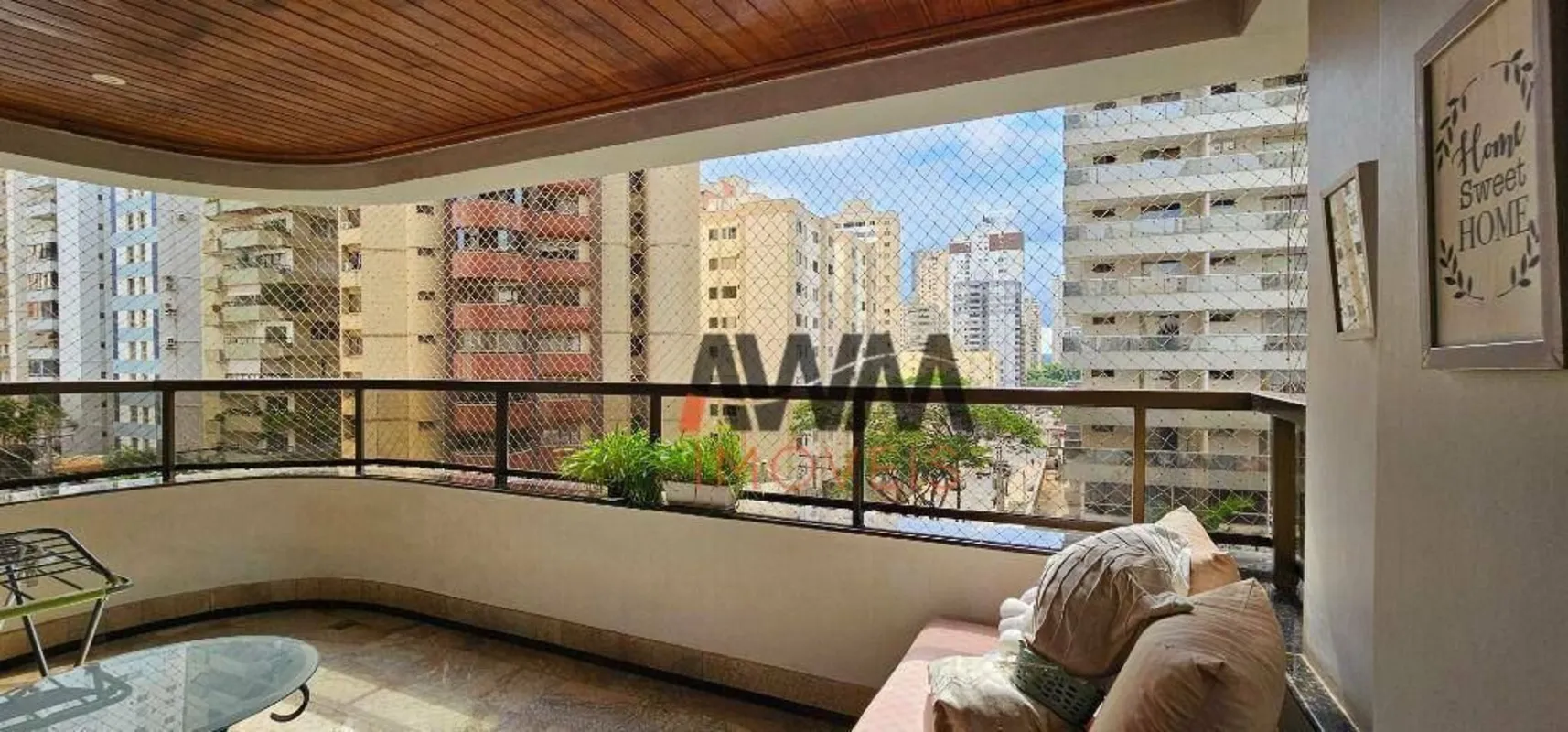03 suítes plenas, sendo a principal com banheira de hidromassagemElevador privat...