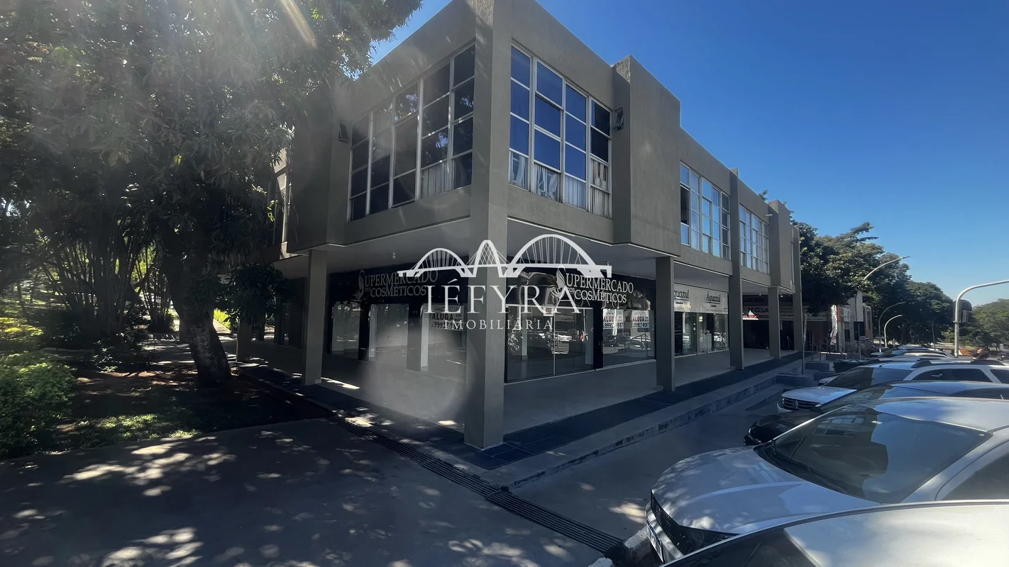 Seu negócio com visibilidade!Loja de esquina com dois pavimentos na CLN 104.São ...