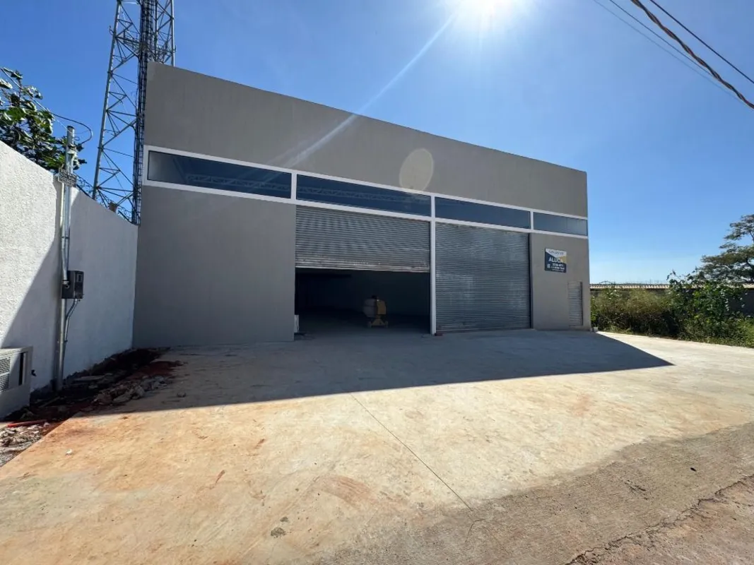 GalpÃ£o Comercial para LocaÃ§Ã£o 397,33 mÂ² de Estrutura Moderna e FuncionalDisp...