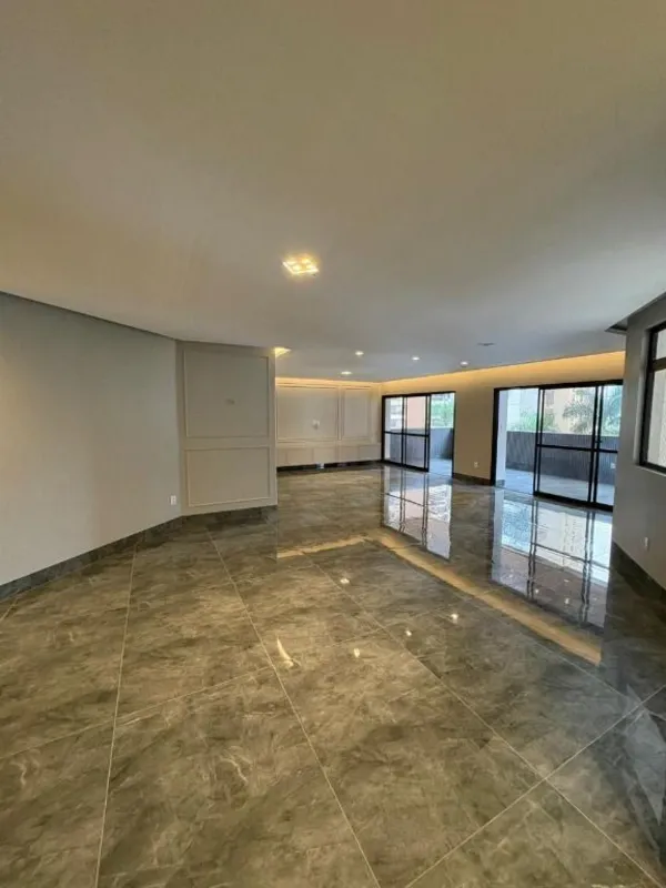 Apartamento a venda de 313m², 04 quartos sendo 02 suítes, 03 vagas de garagem no...