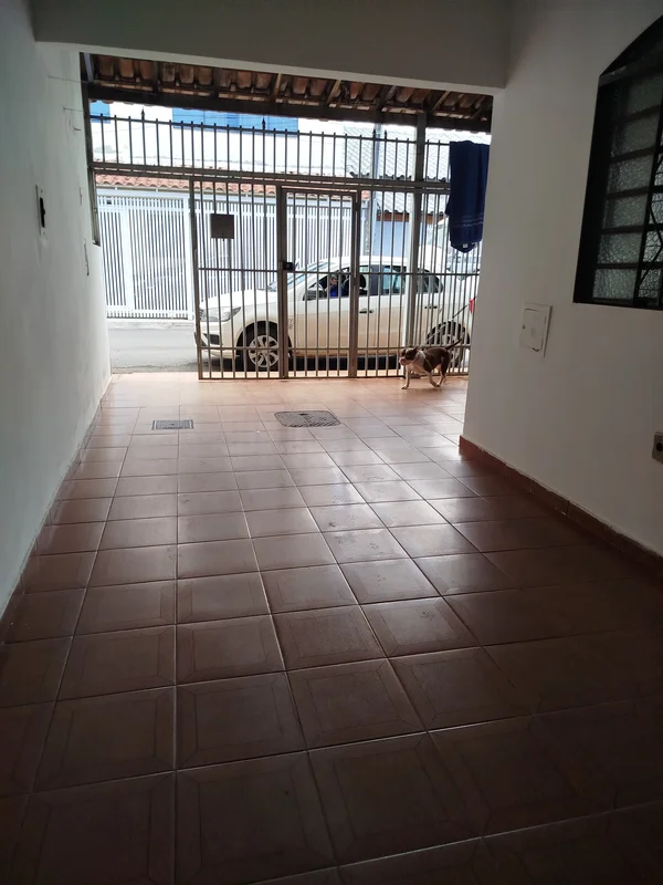 VENDO ÓTIMA CASA DE 4 QUARTOS NA QR 02, CASA TODA NA LAJE, COM 3 QUARTOS, SALA, ...