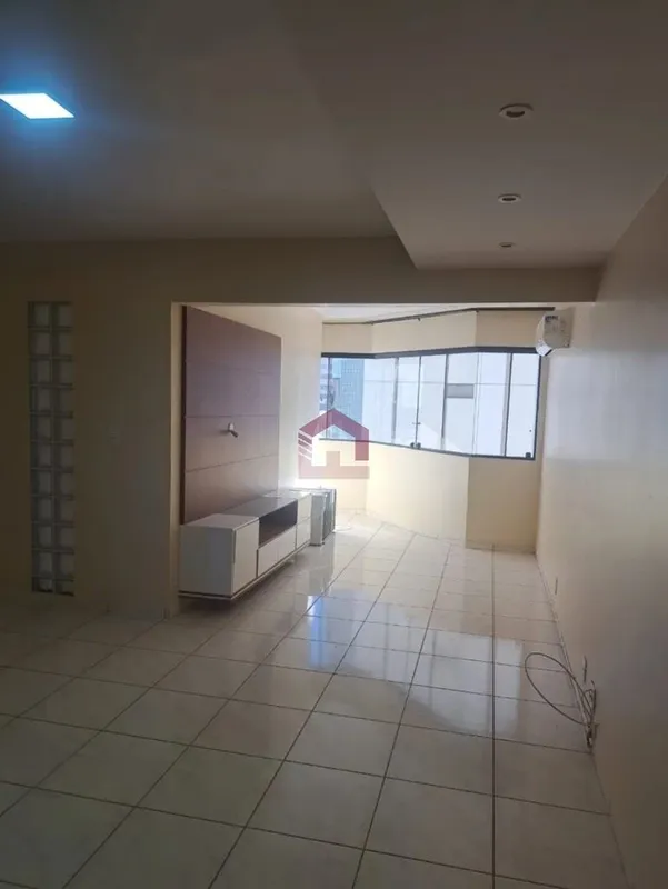 Fernandes & Coelho Imóveis apresenta um excelente apartamento de 76m² no Residen...
