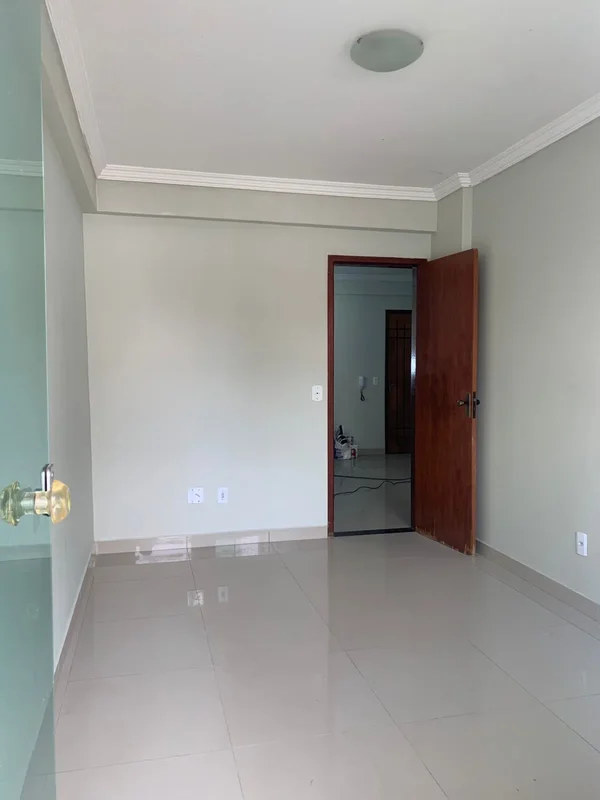 JDM IMOBILIÁRIA VENDE:Apartamento localizado na QE 40 do Guará 2Ótima localizaçã...