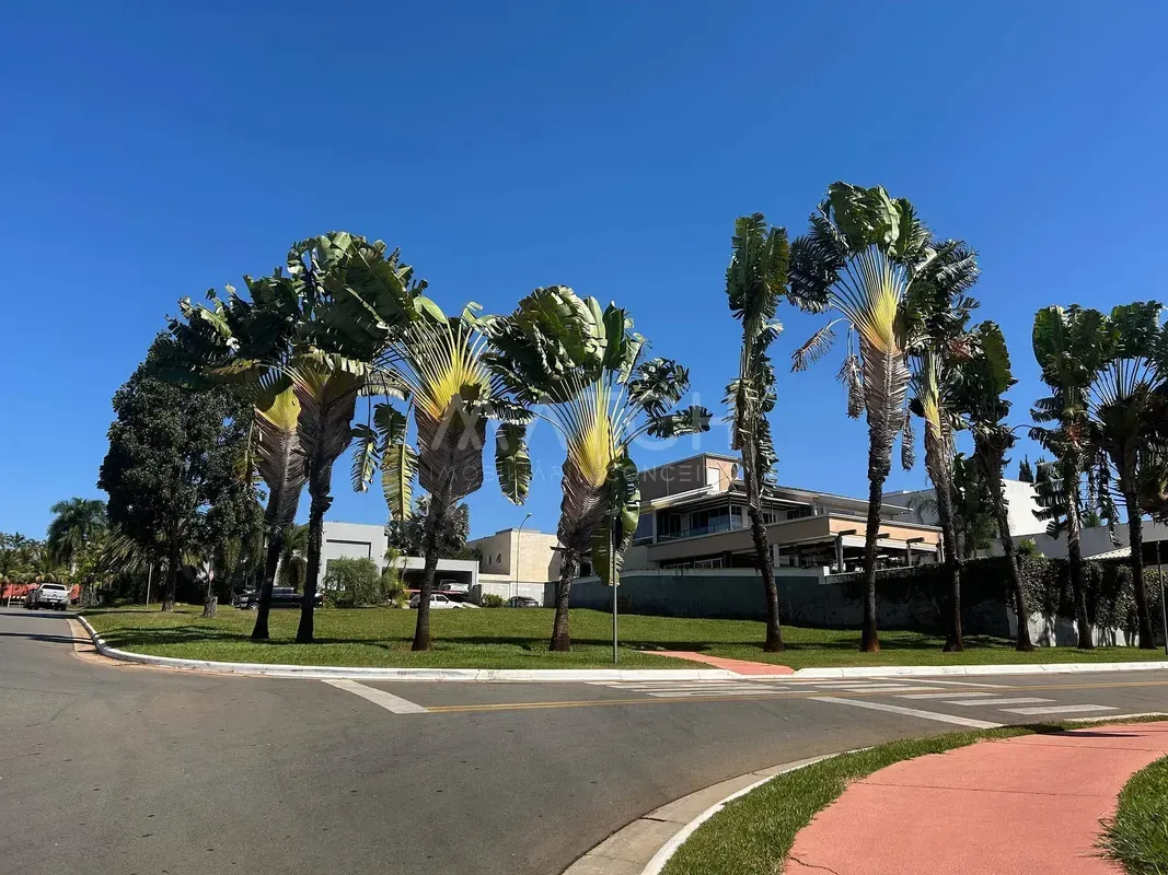 Lote à venda com 789m² no Jardins Milão, Goiânia, GO.Lote de esquina com 789m² e...