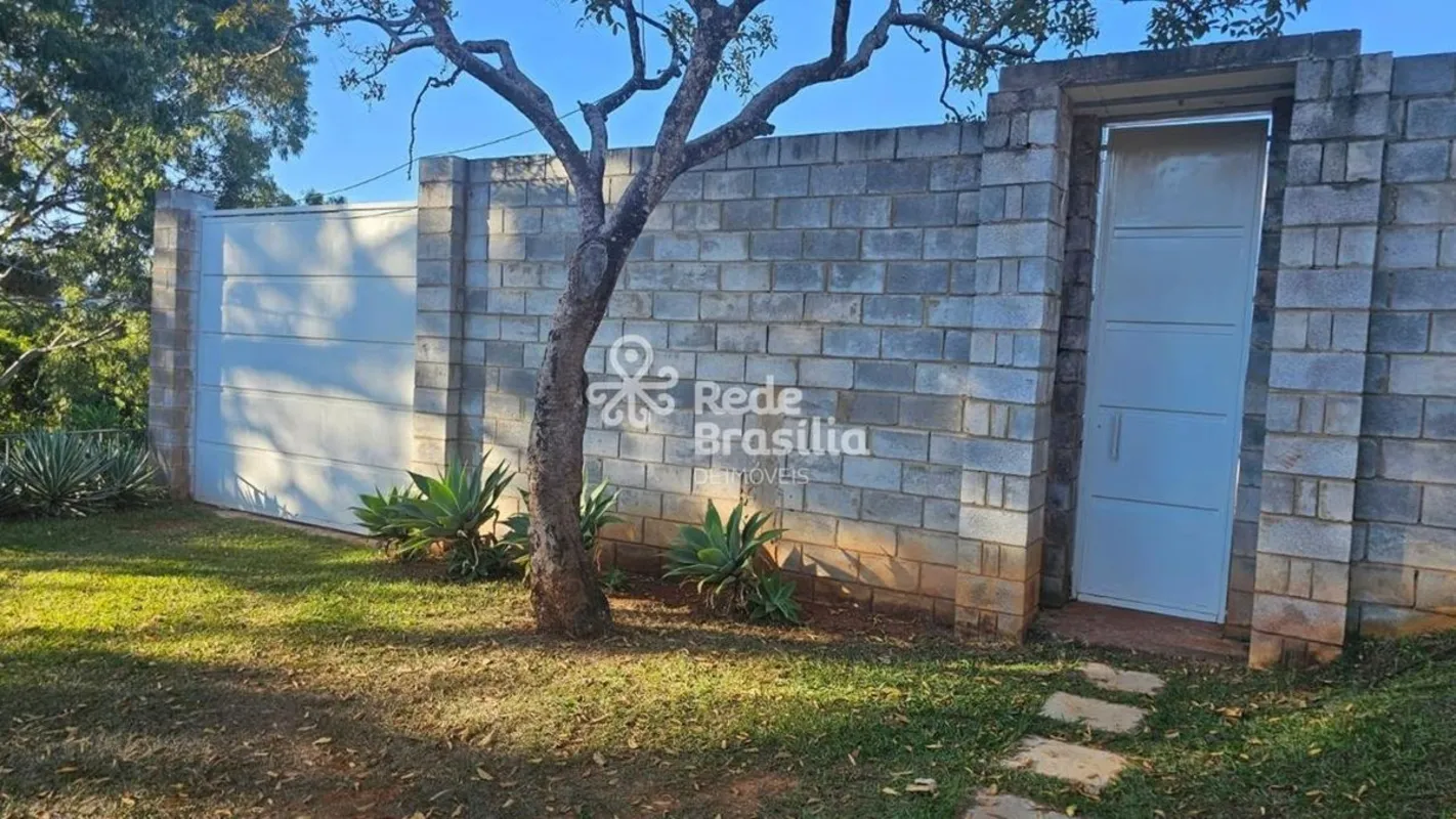 Excelente oportunidade! Lote com casa construída nos fundos, e um ótimo projeto ...