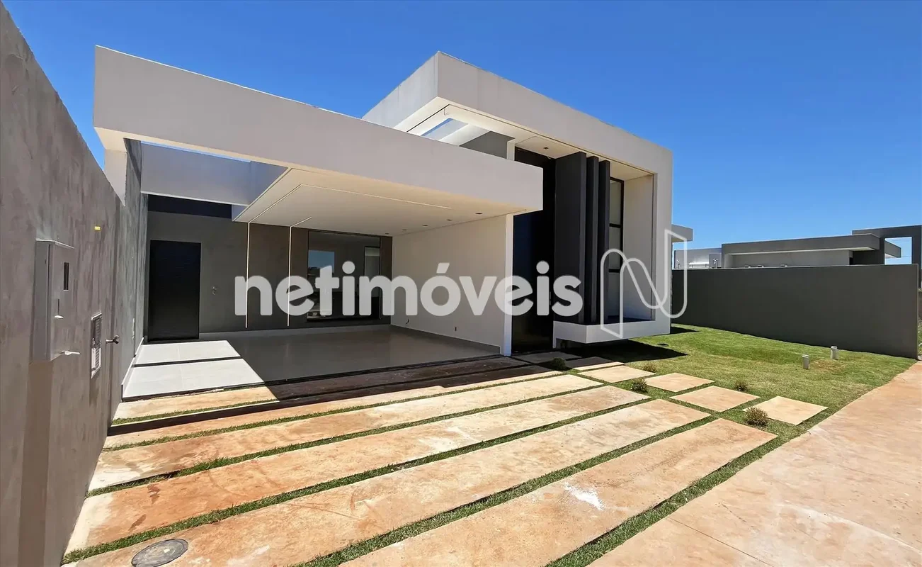 CASA DE ALTO PADRÃODestaques do Imóvel:Ampla e Sofisticada255m² de área construí...