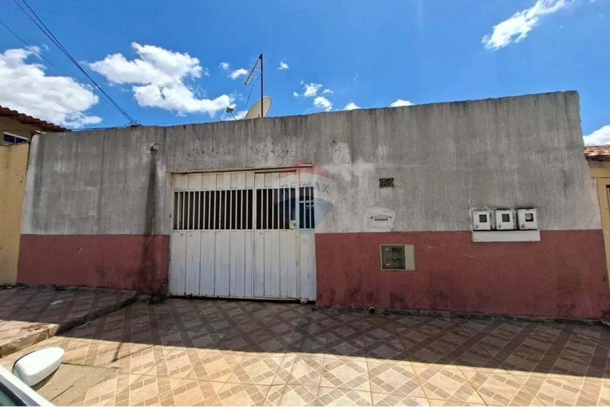 Descrição do Imóvel CASA AVENDA QNM 19 COM 03 QUARTOS SENDO UM SUITE Apresentamo...