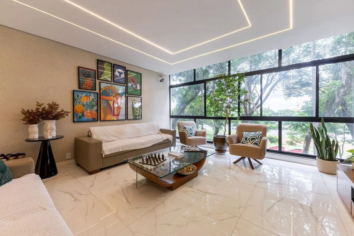Apartamento de Alto Padrão - 161m² Lineares, Totalmente ReformadoEste imóvel apr...