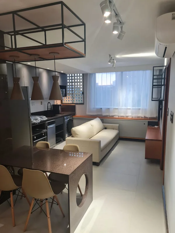 Este lindo apartamento de 1 quarto fica na quadra mais valorizada da Asa Norte e...