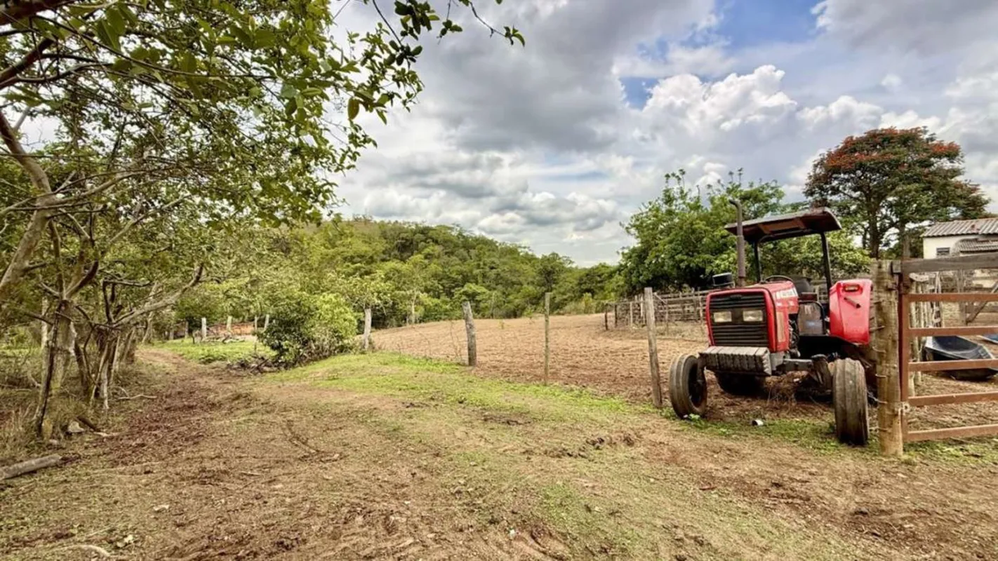 Fazenda para Venda com 103,52 hectares - Santo Antônio do Descoberto -GO Faz. Sa...
