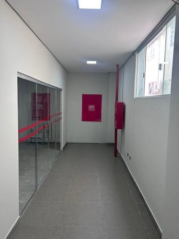 EXCELENTE SALA COEMRCIAL~SALA AMPLAÁGUA E LUZ MEDIDORES INDIVIDUAISSEM TAXA DE C...