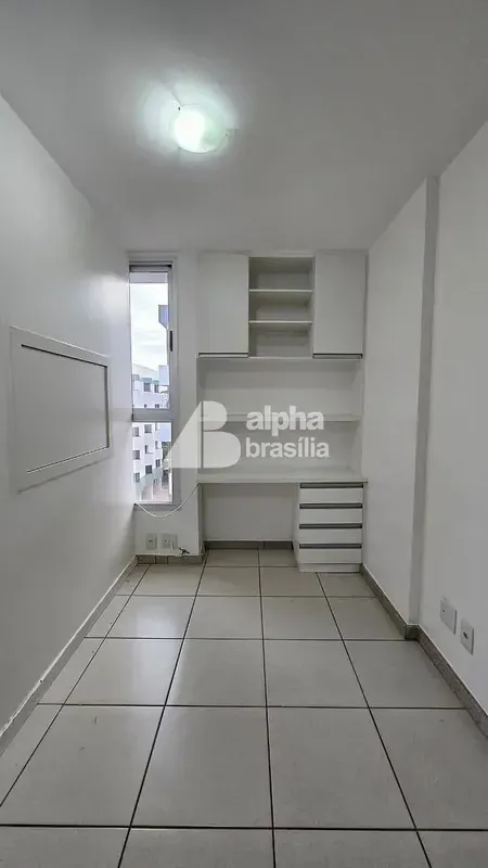 Imóvel completo e bem localizado, oferecendo conforto e praticidade:Sala com est...