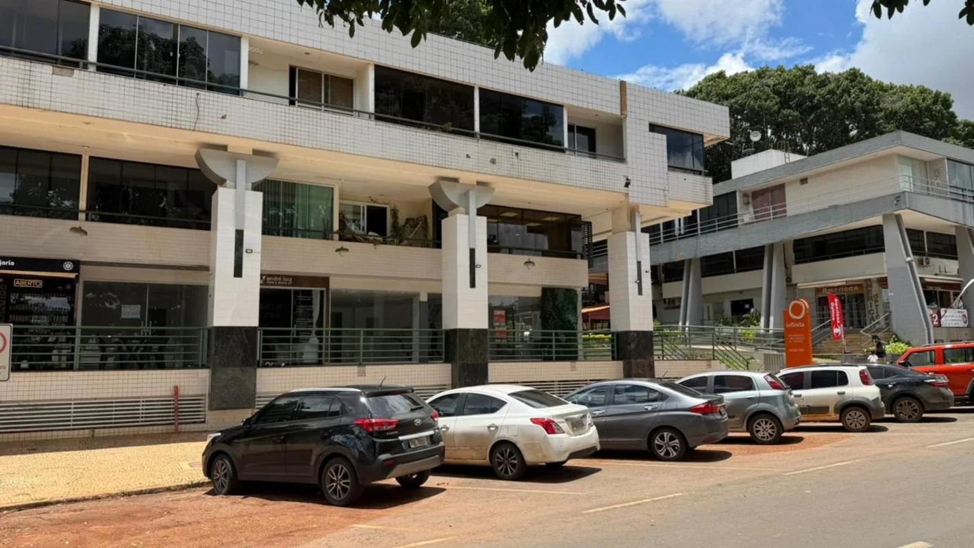 SCLN 316 Bloco E – Asa Norte – Brasília-DF - frente estacionamento Região centra...