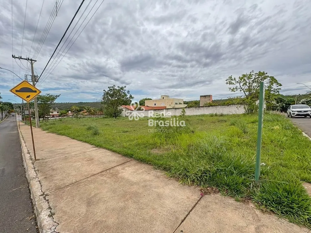 Terreno de Esquina no Jardim Botânico ? Residencial Quintas InterlagosLote plano...