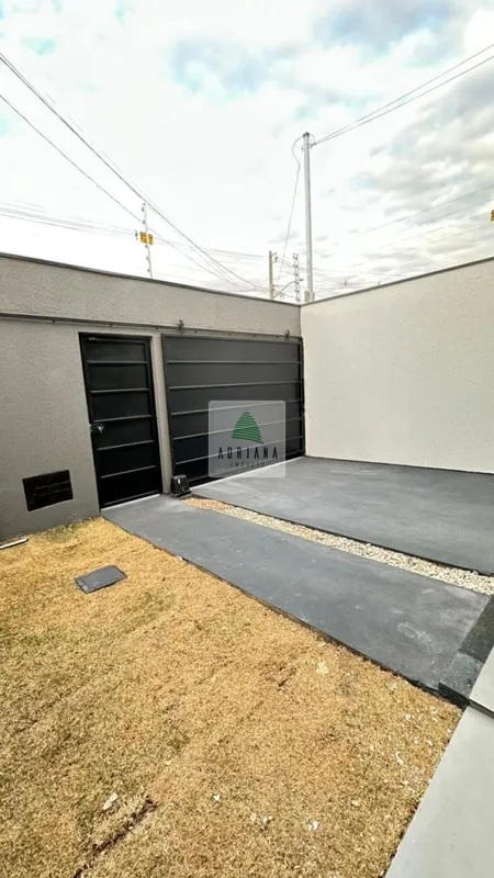 3 quartos , sendo 1 suíte, sala , banheiro social, cozinha, área de serviços, 2 ...