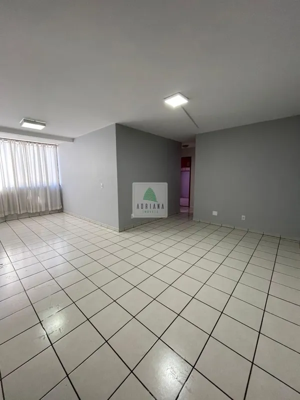 3 quartos sendo 1 suíte, sala, banheiro social, cozinha , área de serviços 1 vag...