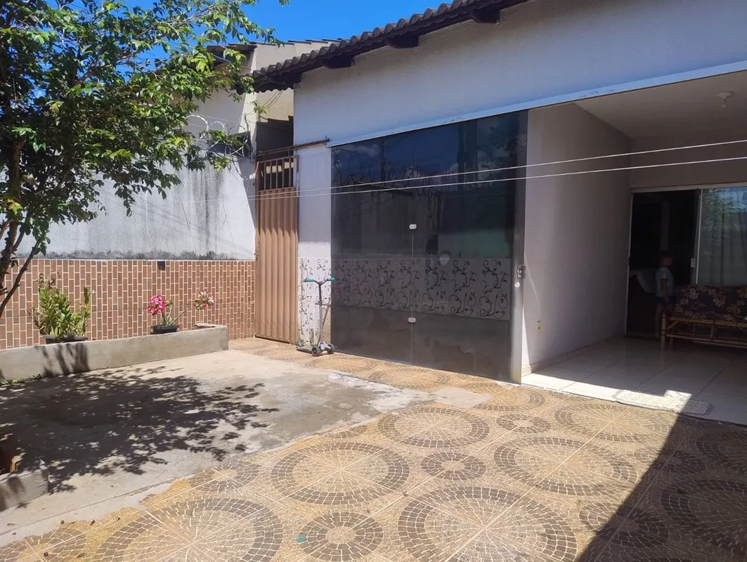OPORTUNIDADE ÚNICA NA REGIÃO NOROESTE! CASA COM SUÍTE E FLEXIBILIDADE DE NEGÓCIO...