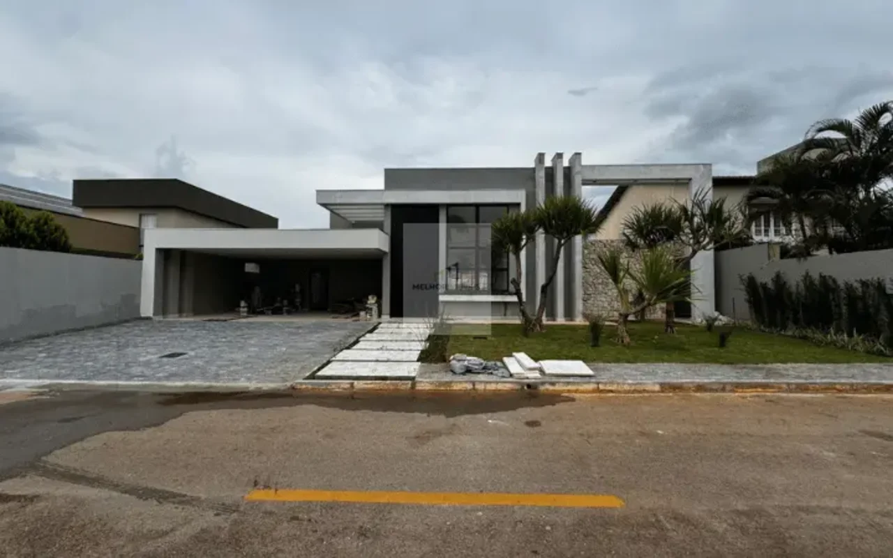 Casa Alto Padrão – Rua 04, Vicente PiresLote: 800 m² | Acabamento em mármore | P...