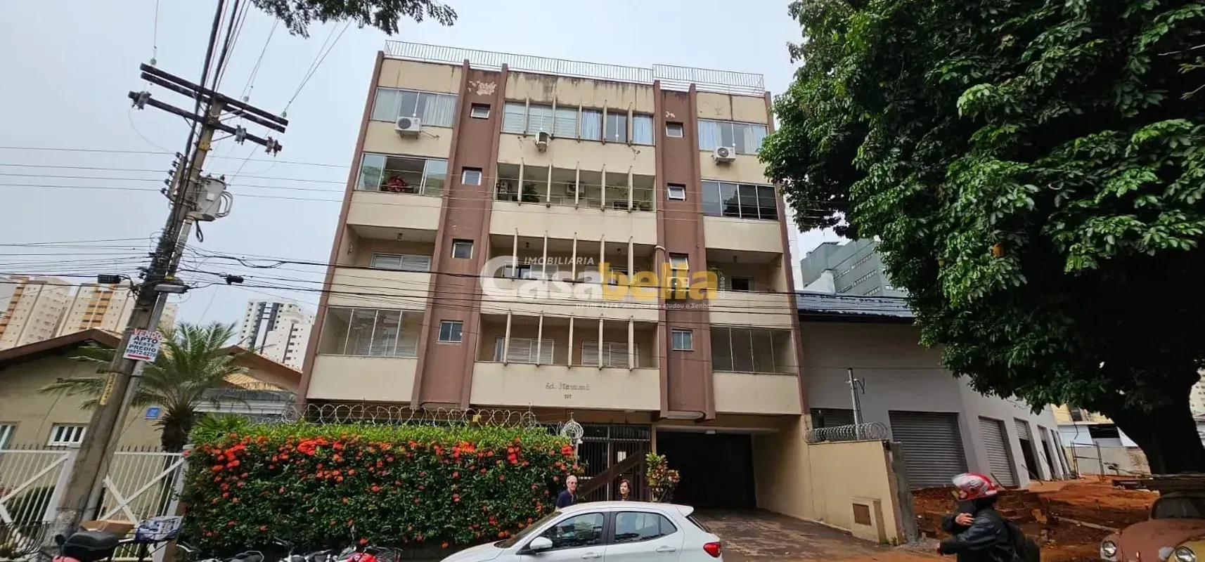 Excelente apartamento com 200 m², localizado no 3º andar do Edifício Itarumã, no...