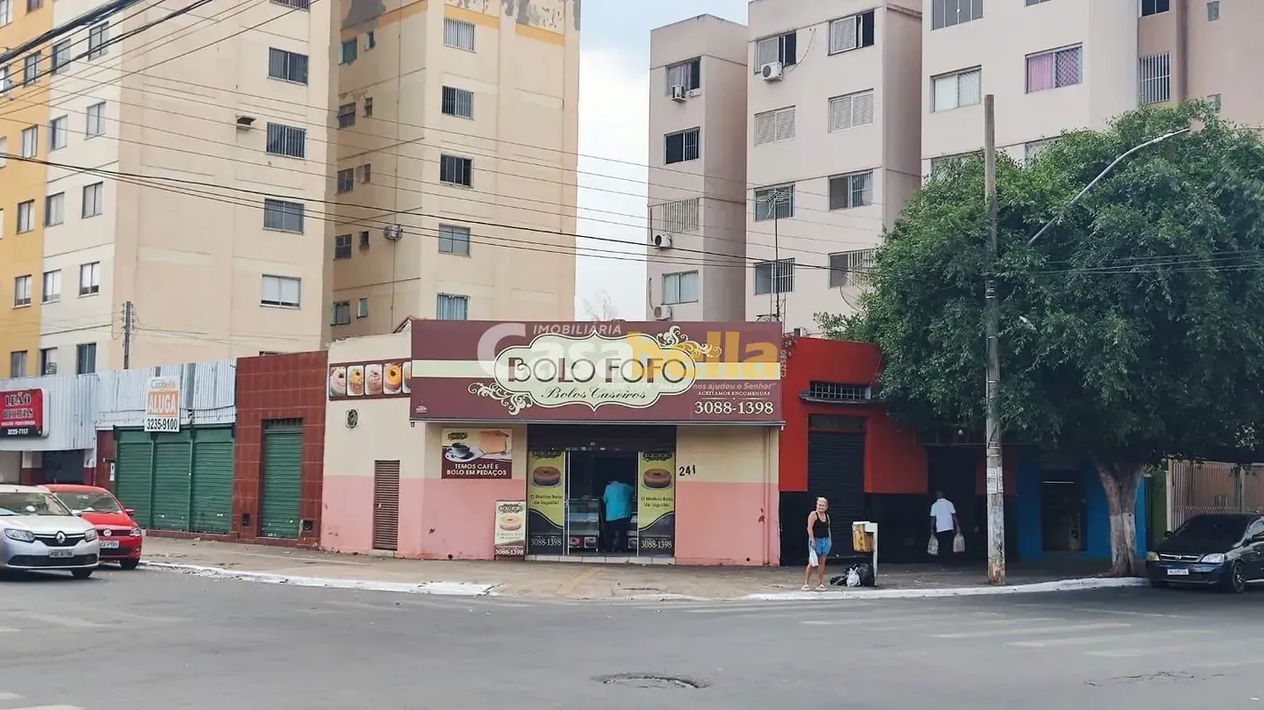 Área total = 477,00 m²Imóvel com o total de 06 Salas independentes com lojas alu...