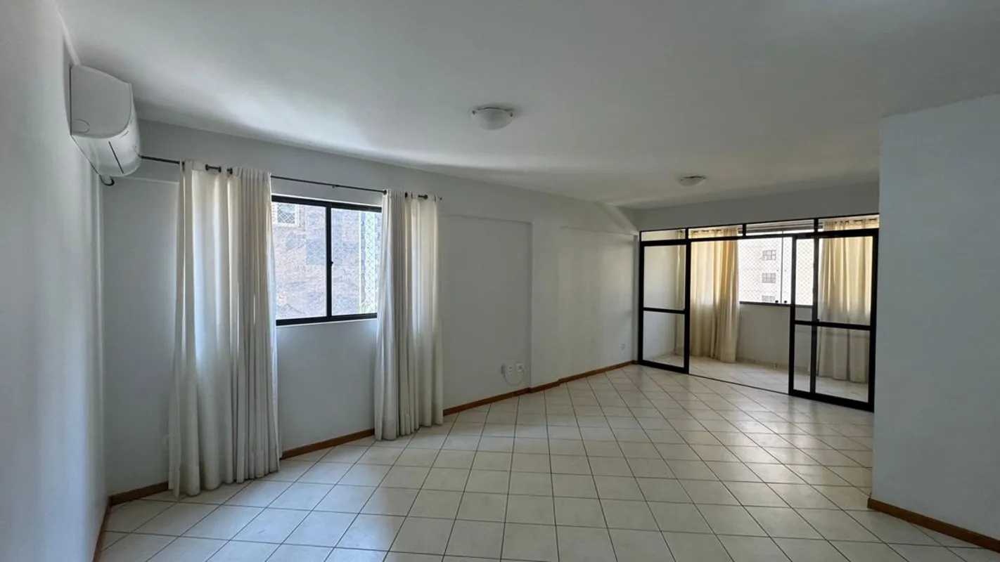 Apartamento na T5 (próximo ao OBA da T63)125m23 quartos, sendo 1 suiteSala para ...