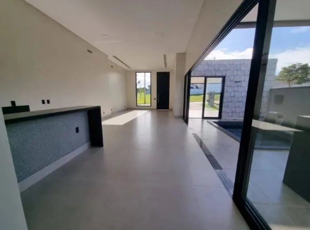 O imóvel está localizado no bairro Terras Alpha Residencial 1 possui 171 metros ...