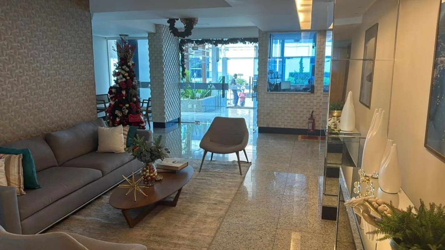 Apartamento amplo com 104 m², 3 suítes, andar alto, 2 vagas para garagem no seto...