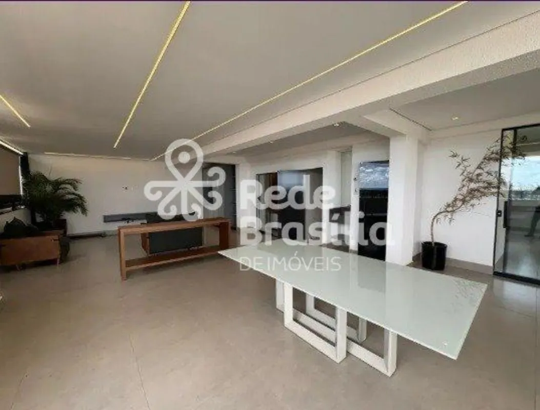 Agora imagine viver no topo, com espaço, privacidade e uma vista aberta para Águ...