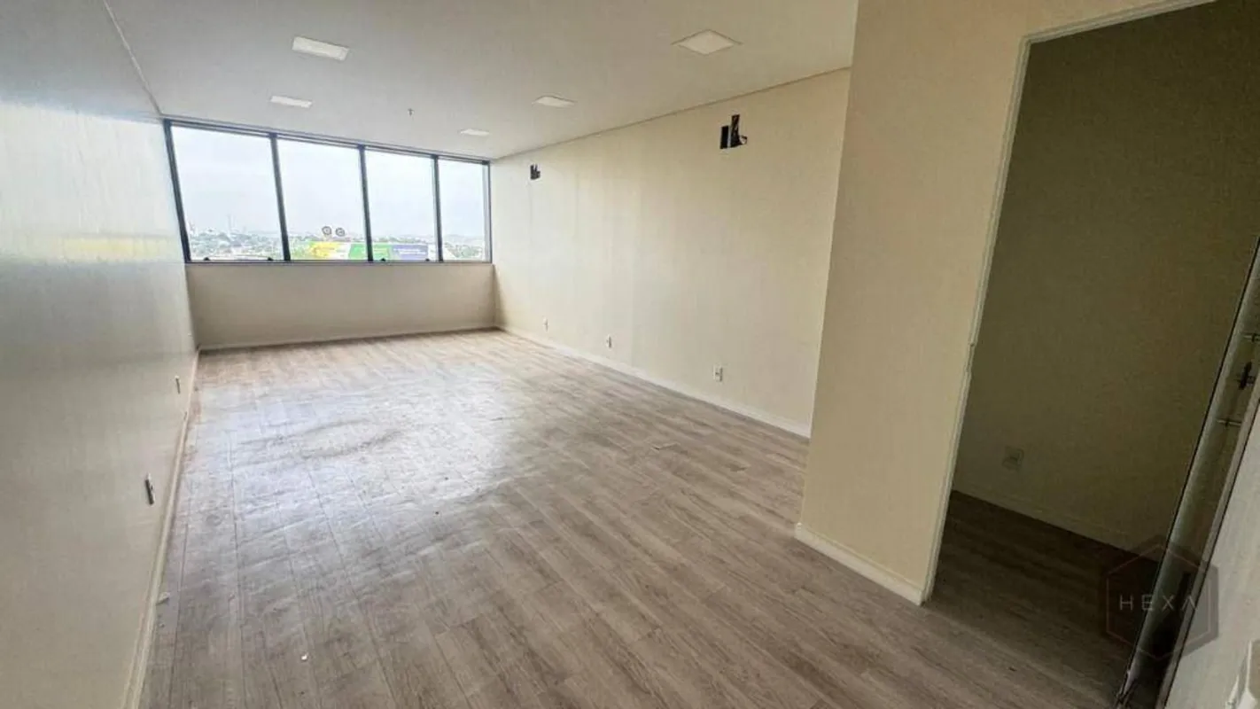 Sala Comercial à Venda ou Aluguel no QS Tower Office Jardim Goiás, Goiânia Excel...