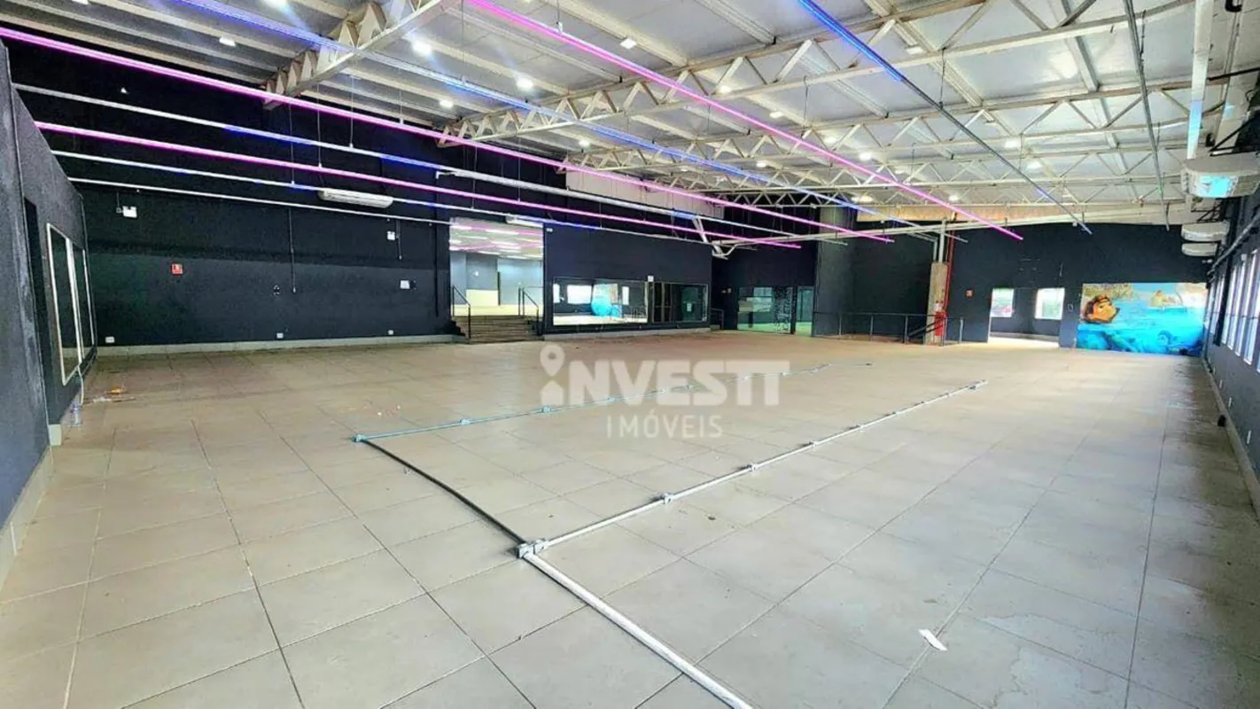 Ponto Comercial / Sobreloja de 910 m² | Setor OesteEste amplo ponto comercial of...