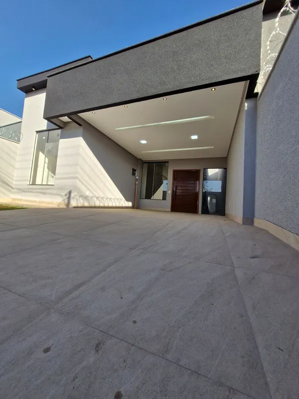 Valor830.000 Dimensões lote 298 m² edificado 158 m² jardim 80 m²Características ...