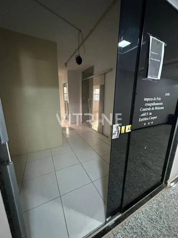 SALA COMERCIAL - LOCALIZADA NO ALTERNATIVO CENTER - GAMA DF DIVIDIDA POR: RECEPÇ...