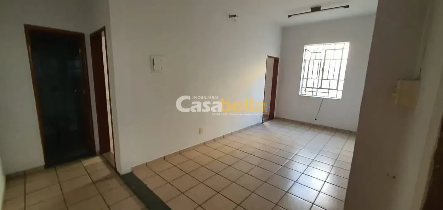 Duas salas comerciais conjugadas localizadas no 1º andar, disponíveis para locaç...
