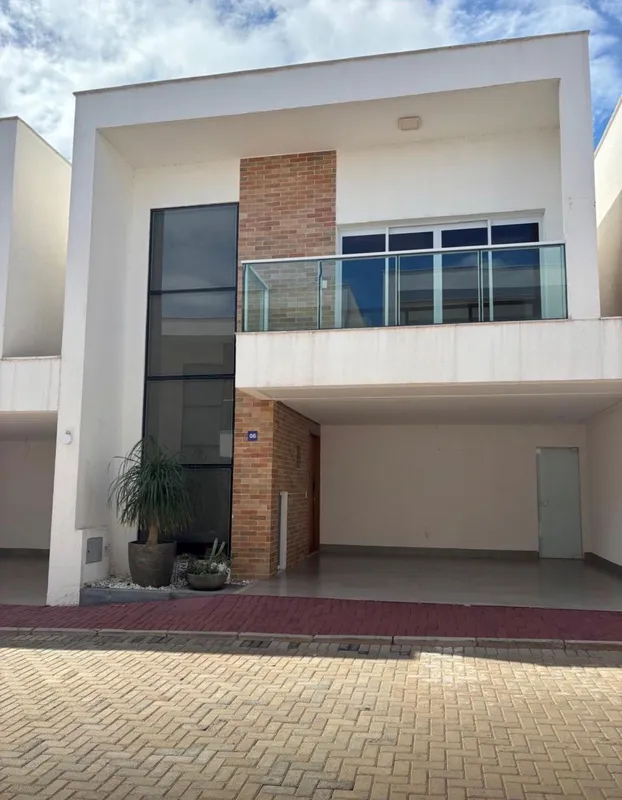 VOCÊ NÃO ESTÁ COMPRANDO UMA CASA. ESTÁ MUDANDO DE NÍVEL.Sobrado no Condomínio Gr...