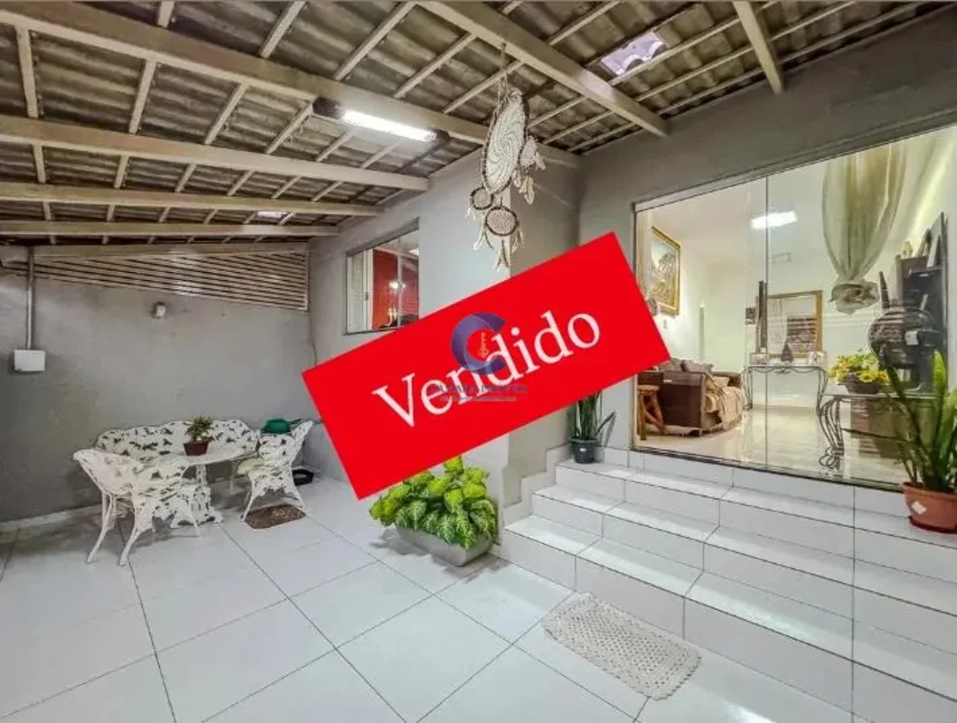 Excelente casa no Guará ICasa de 90m² composta por:3 quartos sendo uma suíte;1 B...