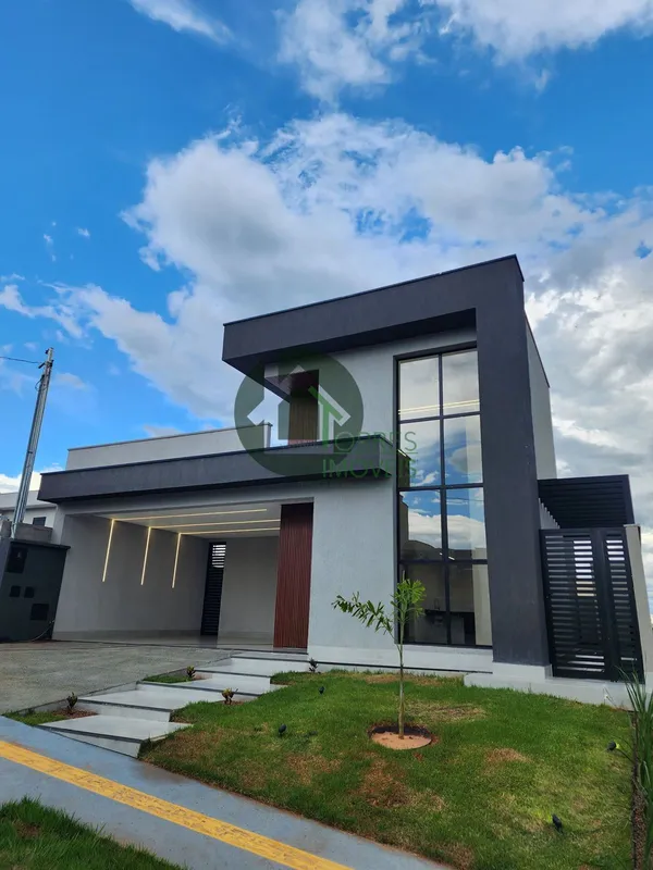  162,70 metros quadrado de área construída e 300 metros de lote  3 suítes plenas...