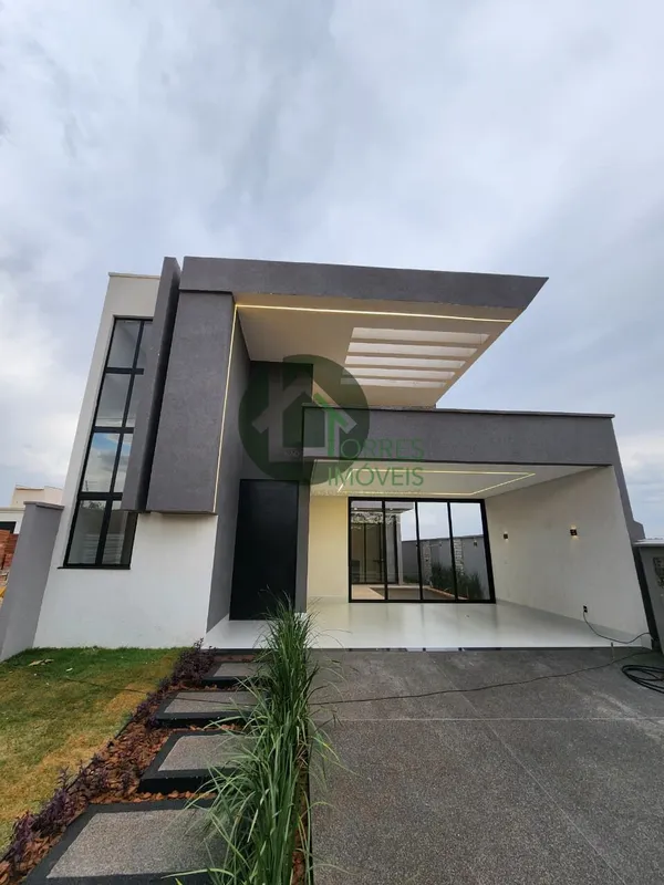 Casa à venda na melhor localização do condomínio Jardins ParmaLocalização privil...