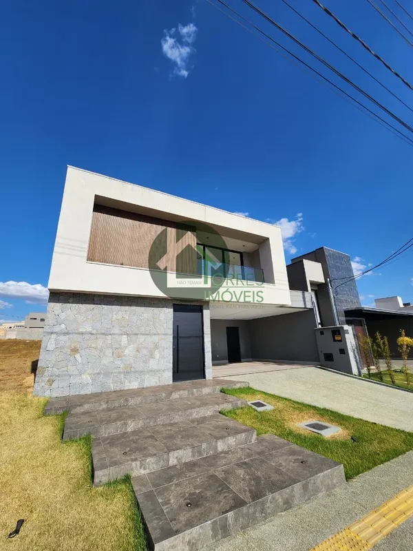 267 m² lote | 232 m² construção•3 suítes no pavimento superior•Escritório•Cozinh...