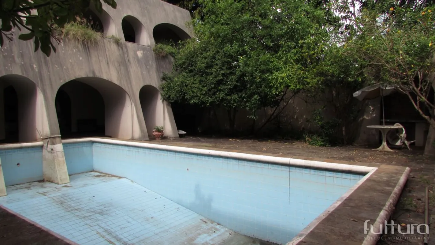 Amplo Sobrado Comercial/ResidencialTerreno de 745,50 m² com gabarito, contra esq...
