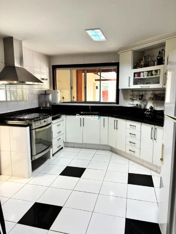 Excelente Casa Alto padrão no Ville Montagne por R$ 2.690.000,00Condomínio Villa...