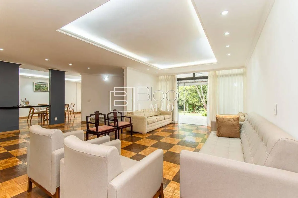 Casa muito bem construída com estrutura de concreto robusta, está a venda em loc...