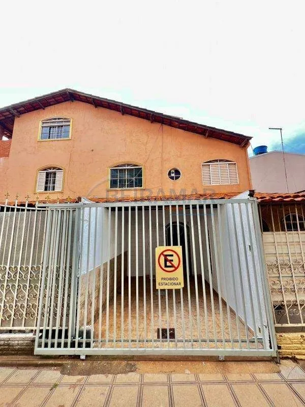 Casa/Parte Superior de Sobrado no Guará, em região tranquila e de fácil acesso, ...