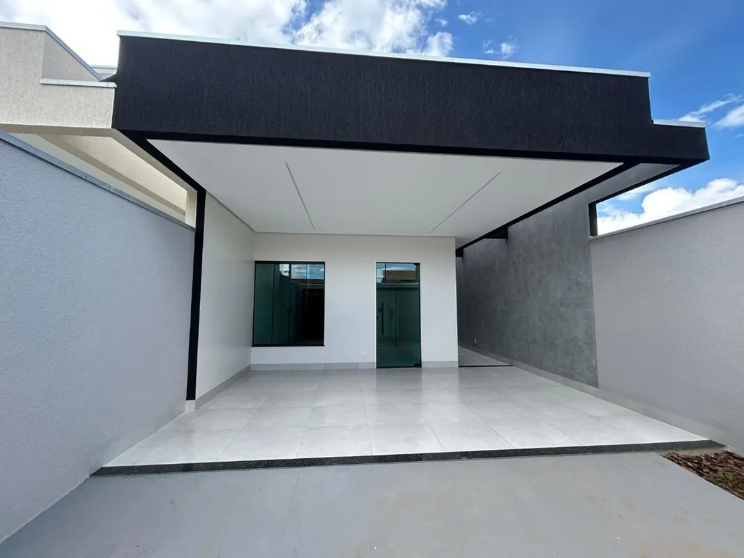 Chegar em casa nunca foi tão prazeroso. No coração da 1103 Sul, esta casa foi pr...